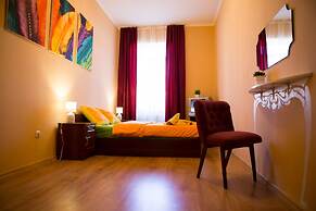 Best Apartments on Kyryla & Mefodia