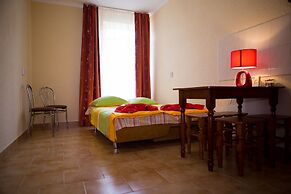 Best Apartments on Kyryla & Mefodia