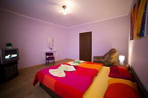 Best Apartments on Kyryla & Mefodia