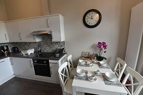 First Pleasance Luxury Apartment