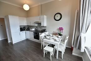 First Pleasance Luxury Apartment