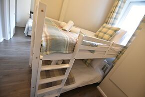 First Pleasance Luxury Apartment