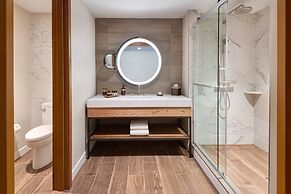 The Ben West Palm, Autograph Collection