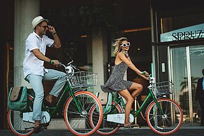 The Ben West Palm, Autograph Collection