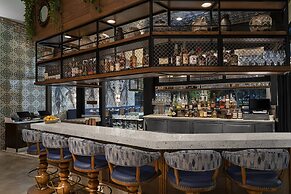 The Ben West Palm, Autograph Collection