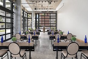 The Ben West Palm, Autograph Collection