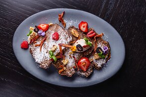 The Ben West Palm, Autograph Collection