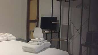 Gatto Bianco Picone 19