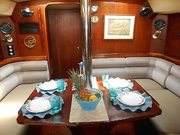 Moody 41 by Veleros Colombia