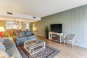 2072 Beachwood Villa