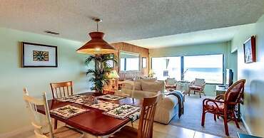 B153-amelia-surf-and-racquet