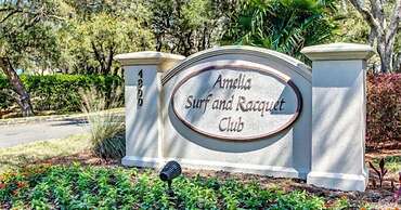 B153-amelia-surf-and-racquet