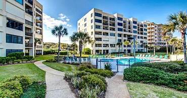 B153-amelia-surf-and-racquet