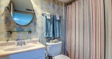 B153-amelia-surf-and-racquet