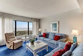 C114-amelia-surf-and-racquet