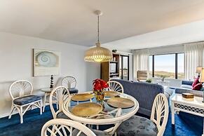 C114-amelia-surf-and-racquet