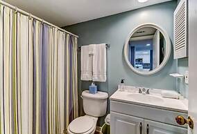 C114-amelia-surf-and-racquet