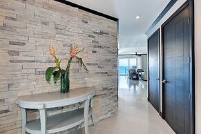 Simply Spectacular 5th Floor Ocean View