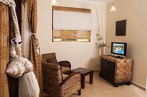 Large Ground Floor Condo Steps From the Pool