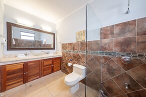 Large Ground Floor Condo Steps From the Pool