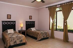 Large Ground Floor Condo Steps From the Pool