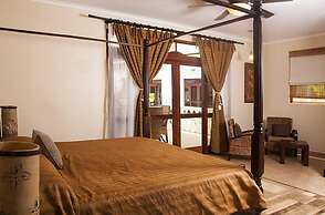 Large Ground Floor Condo Steps From the Pool