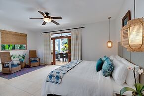 Magnificent and Spacious Poolside 3BR Condo