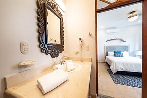 Magnificent and Spacious Poolside 3BR Condo