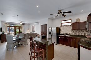 Magnificent and Spacious Poolside 3BR Condo