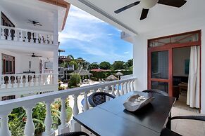 2br/2ba Unit in Exclusive Community