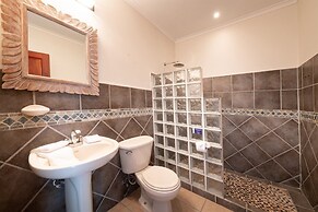 2br/2ba Unit in Exclusive Community