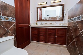 Great 3rd Floor Condo in Seaside Community