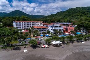 Great 3rd Floor Condo in Seaside Community