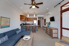 Great 3rd Floor Condo in Seaside Community