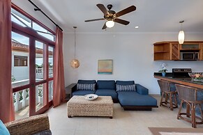 Great 3rd Floor Condo in Seaside Community