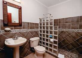 Great 3rd Floor Condo in Seaside Community