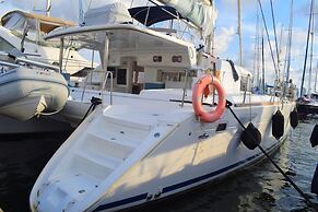 Catamaran Lagoon by Veleros Colombia