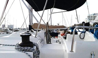 Catamaran Lagoon by Veleros Colombia