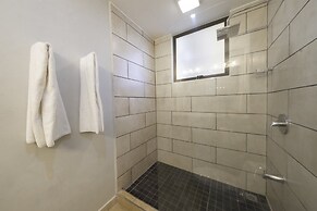 Newly Remodeled Ground Floor Sea Side Apartment