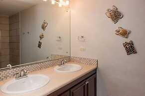 Newly Remodeled Ground Floor Sea Side Apartment