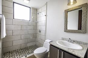 Newly Remodeled Ground Floor Sea Side Apartment