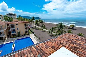 Amazing Seaside Penthouse With Rooftop Terrace