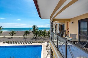 Amazing Seaside Penthouse With Rooftop Terrace