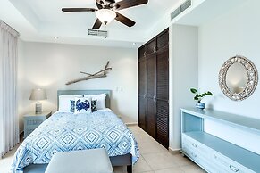 3br/2.5ba Designer Condo in Beachfront Community