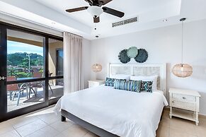 3br/2.5ba Designer Condo in Beachfront Community