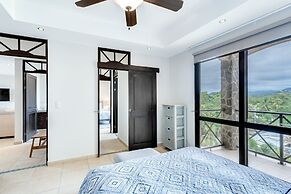 3br/2.5ba Designer Condo in Beachfront Community