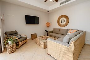 3br/2.5ba Designer Condo in Beachfront Community