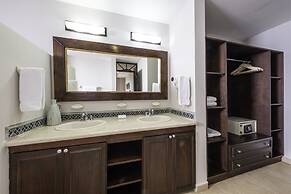 Perfect Oceanfront Retreat for Your Family