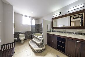 Perfect Oceanfront Retreat for Your Family