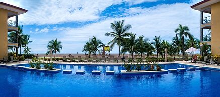 Perfect Oceanfront Retreat for Your Family